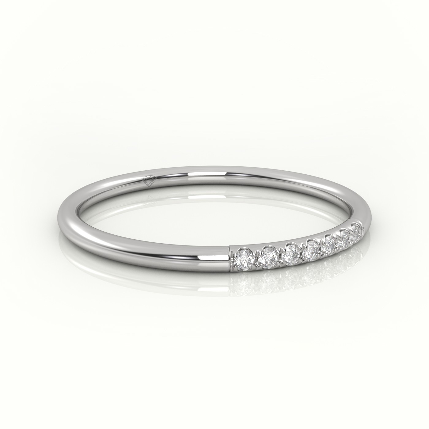 18k white gold  round cut diamond highly polished half eternity wedding band Photos & images